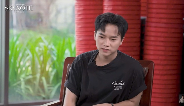 B&ugrave;i C&ocirc;ng Nam bối rối khi bị Quốc Thi&ecirc;n khui loạt 'b&iacute; mật'  - Ảnh 2.