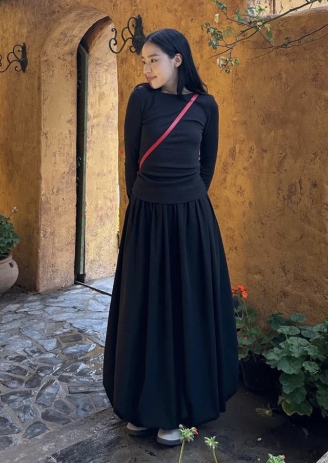 Từ cổ điển đến hiện đại, váy bí khiến giới trẻ mê mẩn- Ảnh 4. Từ cổ điển đến hiện đại, váy bí khiến giới trẻ mê mẩn- Ảnh 4.