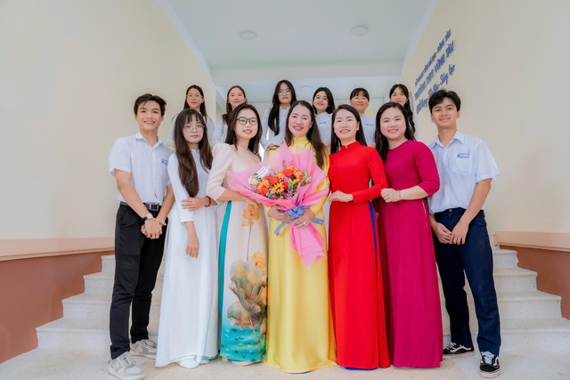 Trái tim người thầy thời công nghệ- Ảnh 2. Trái tim người thầy thời công nghệ- Ảnh 2.