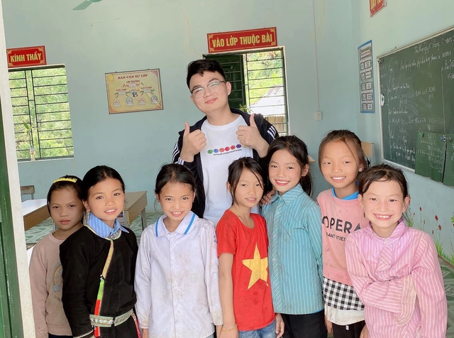 Đưa 530 bếp gas cho 461 trường: Gen Z làm điều không ai nghĩ tới - Ảnh 1.