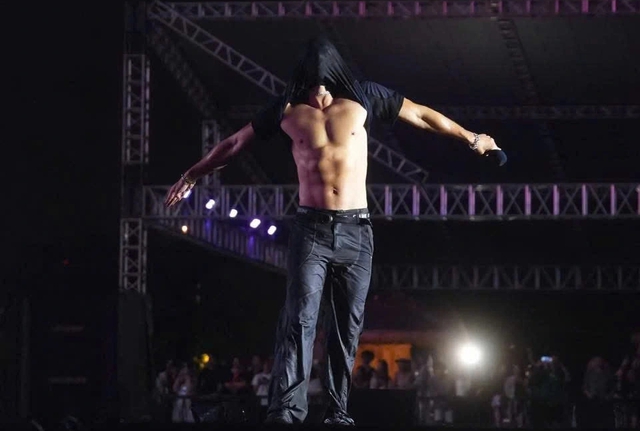 Bi Rain khoe body chuẩn trong lễ hội nhạc nước Waterbomb 2025- Ảnh 2. Bi Rain khoe body chuẩn trong lễ hội nhạc nước Waterbomb 2025- Ảnh 2.