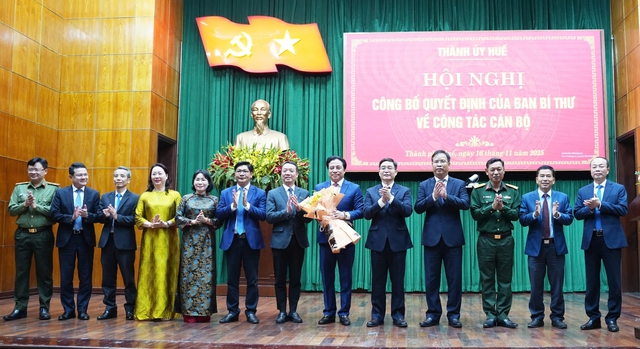 Ông Nguyễn Khắc Toàn làm Phó bí thư Thành ủy Huế - Ảnh 3.