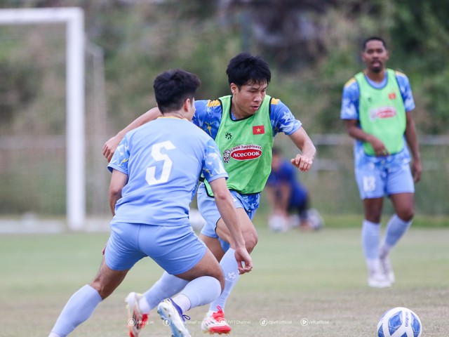 Xu&acirc;n Son r&ecirc; b&oacute;ng, đồng đội trầm trồ ngắm nh&igrave;n: Chắc chắn đ&aacute; trận gặp L&agrave;o- Ảnh 11.