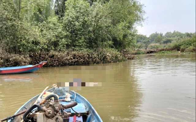 TP.HCM: Phát hiện thi thể thiếu nữ 14 tuổi sau 2 ngày mất tích- Ảnh 1. TP.HCM: Phát hiện thi thể thiếu nữ 14 tuổi sau 2 ngày mất tích- Ảnh 1.