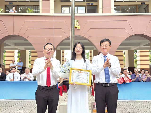 Nh&acirc;n c&aacute;ch lớn từ những nghĩa cử nhỏ - Ảnh 2.