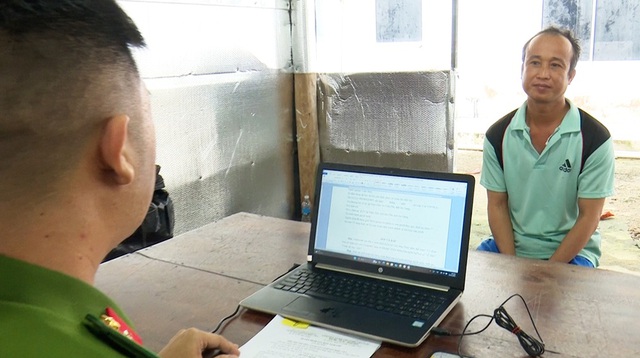 Hiếp dâm 2 bé gái cùng xóm, bị cháu gái cùng nhà quay lại làm bằng chứng - Ảnh 1.