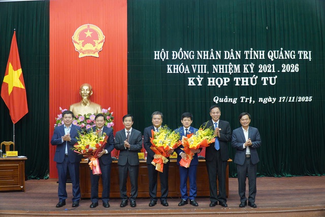 Quảng Trị có tân Chủ tịch, Phó chủ tịch UBND tỉnh- Ảnh 1. Quảng Trị có tân Chủ tịch, Phó chủ tịch UBND tỉnh- Ảnh 1.