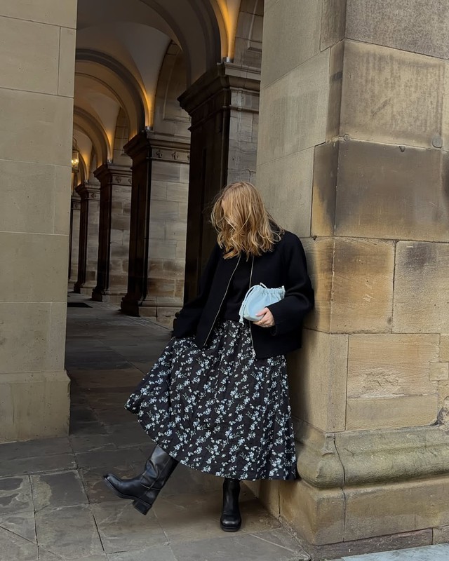 Trở về với vẻ đẹp tự nhiên cùng áo, váy linen- Ảnh 2. Trở về với vẻ đẹp tự nhiên cùng áo, váy linen- Ảnh 2.