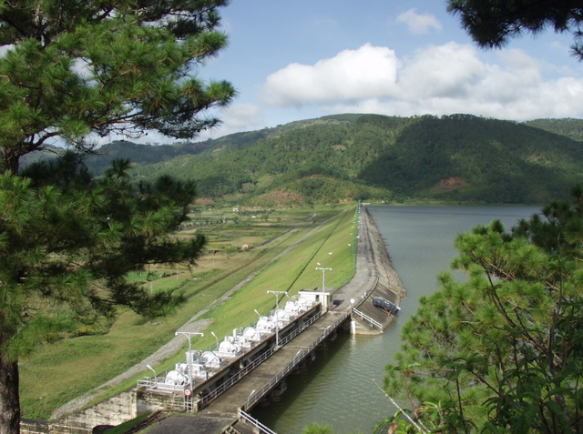 Thủy điện Đa Nhim xả tràn ở hồ Đơn Dương, cảnh báo hạ lưu bị ngập - Ảnh 1. Thủy điện Đa Nhim xả tràn ở hồ Đơn Dương, cảnh báo hạ lưu bị ngập - Ảnh 1.