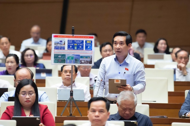 ບັນດາ​ຜູ້​ແທນ​ສະພາ​ແຫ່ງ​ຊາດ​ສະ​ເໜີ​ຍົກ​ເວັ້ນລົດ​ແທັກ​ຊີ ​ແລະ ລົດ​ເຕັກ​ໂນ​ໂລ​ຊີ​ຈາກ​ການ​ຕິດ​ຕັ້ງ​ບ່ອນ​ນັ່ງ​ເດັກ - ຮູບ​ທີ 2.