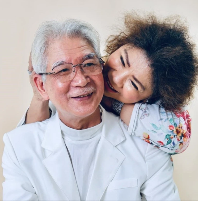 NSND Thanh Hoa và cuộc hôn nhân viên mãn bên chồng kém tuổi đầy cảm hứng - Ảnh 4.