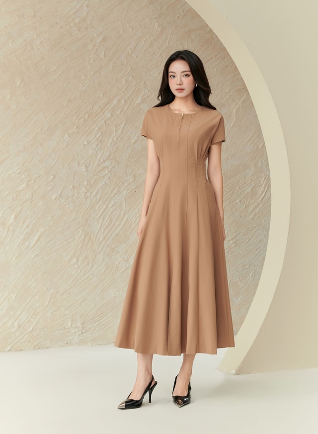 Trang phục chiết eo tôn 'đường cong' mềm mại của phái đẹp Trang phục chiết eo tôn 'đường cong' mềm mại của phái đẹp - Ảnh 7.