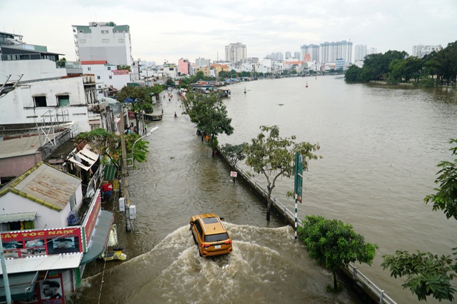 Triều cường đạt đỉnh, gây ngập nặng ở TP.HCM và Nam bộ vào ngày nào? - Ảnh 1.
