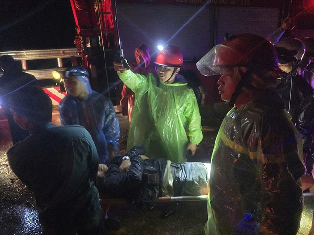 Dốc toàn lực khắc phục sạt lở đèo Khánh Lê - Ảnh 4.