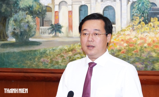 TP.HCM điều động nhiều ph&oacute; gi&aacute;m đốc sở, b&iacute; thư phường - Ảnh 2.