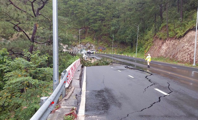Khắc phục sạt lở đèo Prenn: Đơn vị nào chịu trách nhiệm sửa chữa? - Ảnh 2. Khắc phục sạt lở đèo Prenn: Đơn vị nào chịu trách nhiệm sửa chữa? - Ảnh 2.