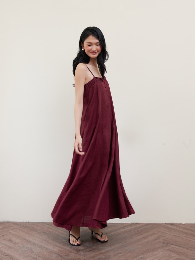 Trở về với vẻ đẹp tự nhiên cùng áo, váy linen- Ảnh 1. Trở về với vẻ đẹp tự nhiên cùng áo, váy linen- Ảnh 1.