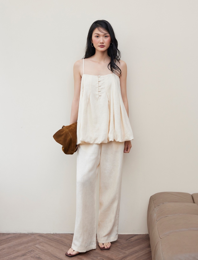 Trở về với vẻ đẹp tự nhiên cùng áo, váy linen- Ảnh 8. Trở về với vẻ đẹp tự nhiên cùng áo, váy linen- Ảnh 8.