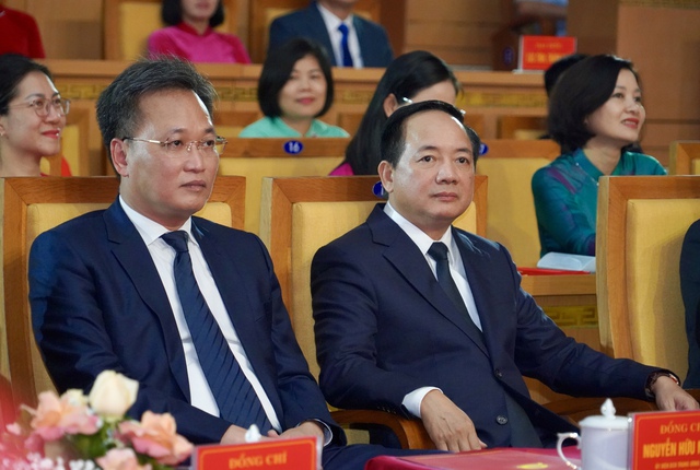 Tỏa s&aacute;ng tinh thần 'việc g&igrave; c&oacute; lợi cho d&acirc;n th&igrave; hết sức l&agrave;m'- Ảnh 1.