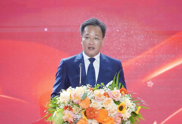 Tỏa s&aacute;ng tinh thần 'việc g&igrave; c&oacute; lợi cho d&acirc;n th&igrave; hết sức l&agrave;m'- Ảnh 2.