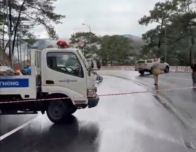 Khắc phục sạt lở đèo Prenn: Đơn vị nào chịu trách nhiệm sửa chữa? - Ảnh 4. Khắc phục sạt lở đèo Prenn: Đơn vị nào chịu trách nhiệm sửa chữa? - Ảnh 4.