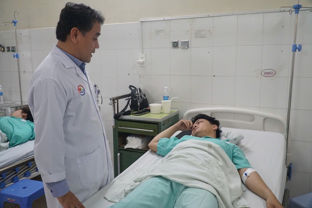 Nỗi kinh hoàng của hành khách sống sót vụ sạt lở đèo Khánh Lê - Ảnh 2.