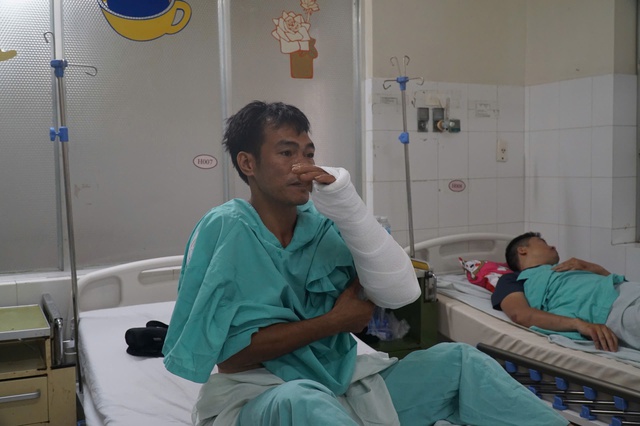 Nỗi kinh hoàng của hành khách sống sót vụ sạt lở đèo Khánh Lê - Ảnh 1.