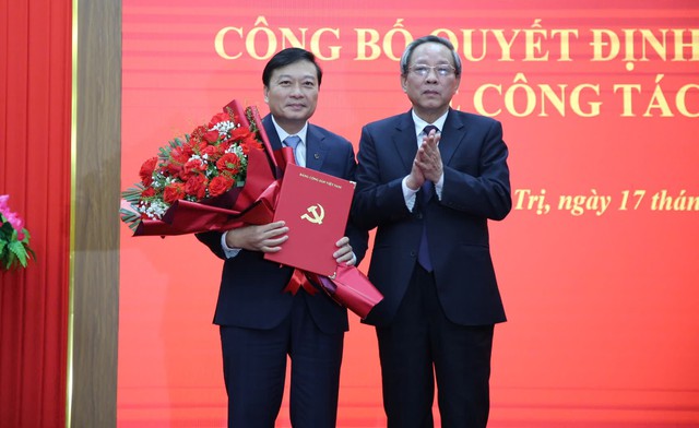 Chủ tịch UBND tỉnh Nghệ An giữ chức Ph&oacute; b&iacute; thư Tỉnh ủy Quảng Trị- Ảnh 1.