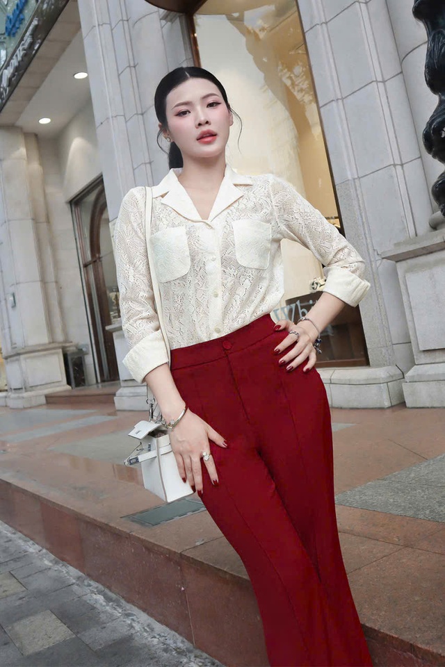 Sự gợi cảm trưởng thành với trang phục ren- Ảnh 1.