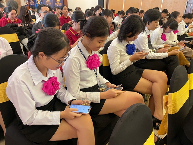 Bộ GD-ĐT hướng dẫn 7 kỹ năng số cốt lõi: từ AI đến bảo mật dữ liệu - Ảnh 1.