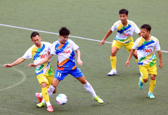 Nhiều trọng t&agrave;i FIFA v&agrave; V-League cầm c&ograve;i, b&oacute;ng đ&aacute; sinh vi&ecirc;n n&acirc;ng tầm đẳng cấp- Ảnh 6.