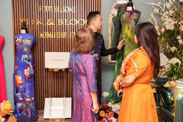 Khẳng định vẻ đẹp Việt trên sân khấu quốc tế qua chiếc áo dài- Ảnh 4. Khẳng định vẻ đẹp Việt trên sân khấu quốc tế qua chiếc áo dài- Ảnh 4.