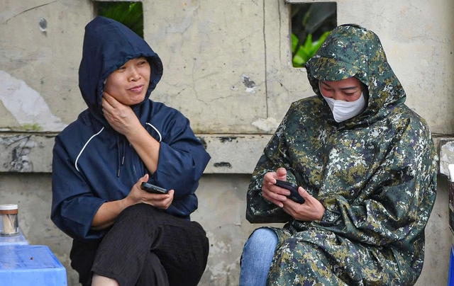 Miền Bắc r&eacute;t kh&ocirc; trước khi đ&oacute;n kh&ocirc;ng kh&iacute; lạnh, Nam bộ nắng rực rỡ- Ảnh 1.