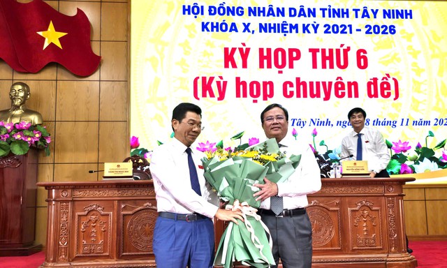 Ông Lê Văn Hẳn làm Chủ tịch UBND Tây Ninh với số phiếu tuyệt đối - Ảnh 1.