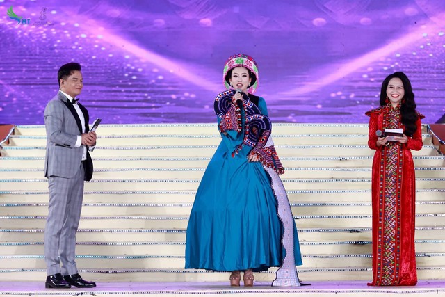 Cô gái dân tộc Thái trắng tiết lộ ước mơ sau khi giành danh hiệu Á hậu - Ảnh 2.