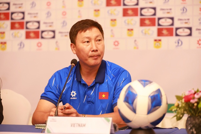 Mới: HLV Kim Sang-sik chắc chắn dùng Xuân Son đấu Lào, mong anh ghi 1 bàn giúp Việt Nam chiến thắng- Ảnh 1.