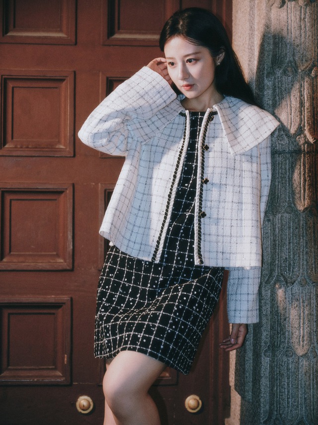 Bí quyết diện áo khoác tweed đẹp cho quý cô văn phòng - Ảnh 1.