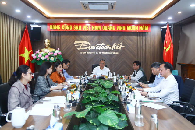 Tôn vinh 150 'người truyền lửa' - Ảnh 1. Tôn vinh 150 'người truyền lửa' - Ảnh 1.