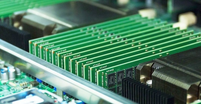 Giá bộ nhớ DRAM tăng gây áp lực lớn lên thị trường máy chủ toàn cầu - Ảnh 2.