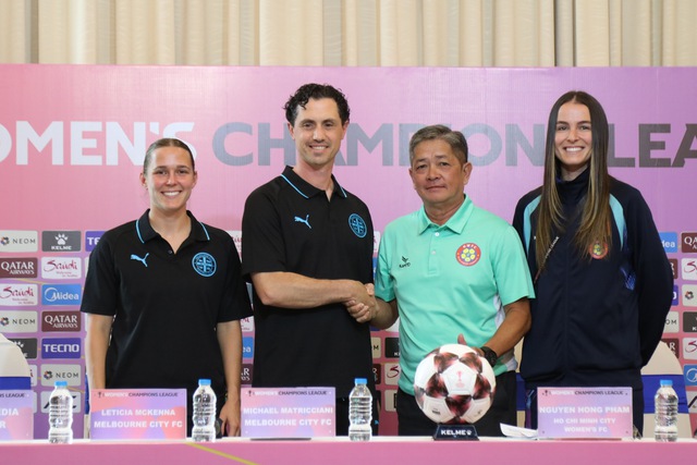 HLV đội &Uacute;c n&oacute;i điều bất ngờ về CLB nữ TP.HCM, Huỳnh Như khiến cả nước hồi hộp - Ảnh 1.