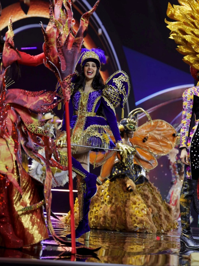 Hai gi&aacute;m khảo rời 'ghế n&oacute;ng' Miss Universe 2025 g&acirc;y x&ocirc;n xao - Ảnh 4.