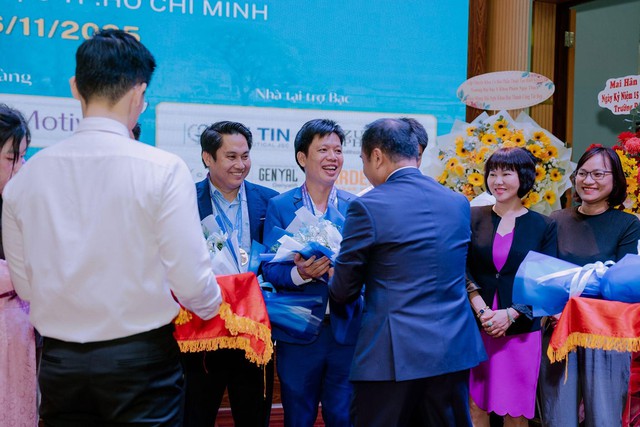 Rejuvaskin Việt Nam dự kỷ niệm 15 năm bộ môn Tạo hình Thẩm mỹ ĐHYD TP.HCM- Ảnh 4.