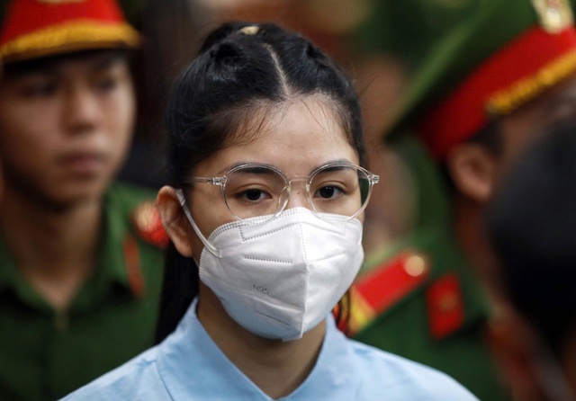 Hoa hậu Thùy Tiên khai gì về hưởng 30% lợi nhuận từ việc bán kẹo Kera? - Ảnh 3.