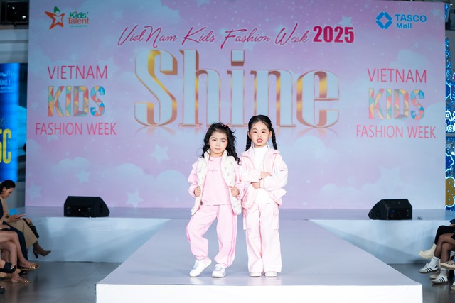 Vietnam Kids Fashion Week mùa 8 - nơi các tài năng nhí tỏa sáng Vietnam Kids Fashion Week mùa 8 - nơi các tài năng nhí tỏa sáng- Ảnh 2.