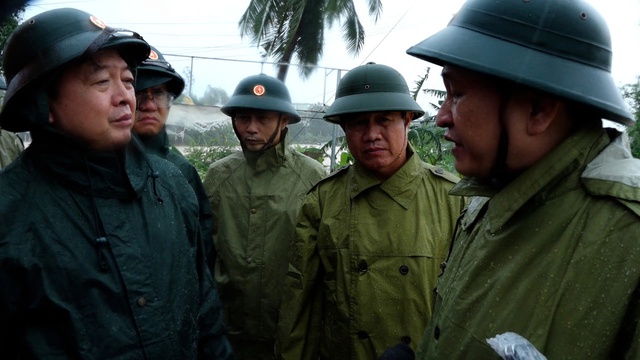 Huy động mọi nguồn lực cứu dân vùng lũ Đắk Lắk - Ảnh 2.