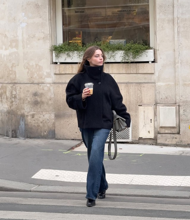 Quần jeans và áo tweed, áo khoác da... những cặp đôi ăn ý nhất mùa lạnh Quần jeans và áo tweed, áo khoác da... những cặp đôi ăn ý nhất mùa lạnh- Ảnh 9.