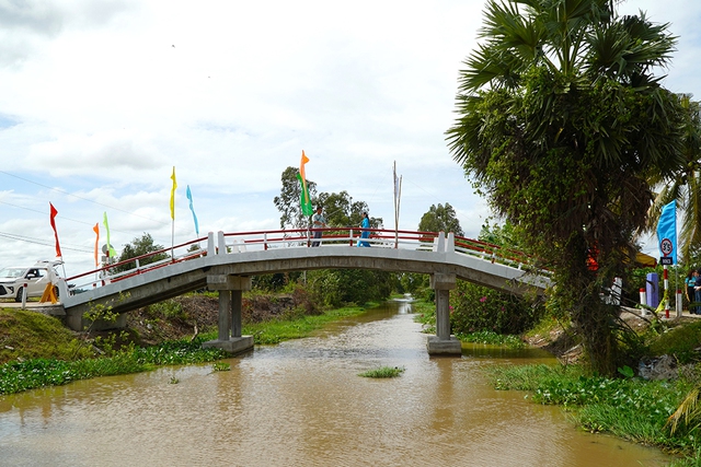 Báo Thanh Niên khánh thành cây cầu mơ ước của người dân Tà Teng- Ảnh 4. Báo Thanh Niên khánh thành cây cầu mơ ước của người dân Tà Teng- Ảnh 4.