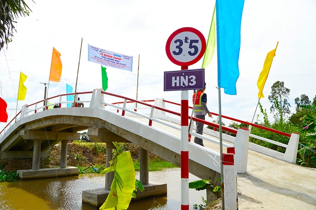 Báo Thanh Niên khánh thành cây cầu mơ ước của người dân Tà Teng- Ảnh 5. Báo Thanh Niên khánh thành cây cầu mơ ước của người dân Tà Teng- Ảnh 5.