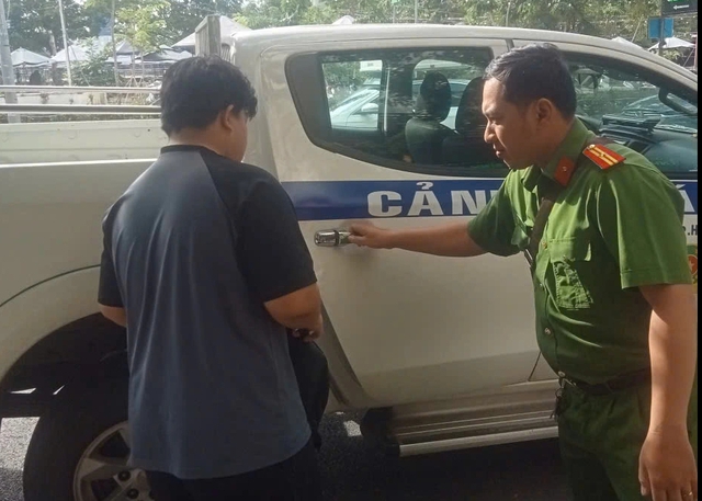 TP.HCM: C&ocirc;ng an Thạnh Mỹ T&acirc;y giải cứu thần tốc sinh vi&ecirc;n bị 'bắt c&oacute;c online'- Ảnh 1.