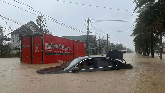 Ngập lụt ở Quy Nhơn có nguy cơ vượt đỉnh lũ lịch sử 2009- Ảnh 3.